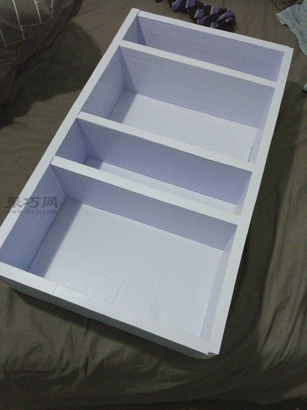 How to make practical storage shelves from cardboard boxes