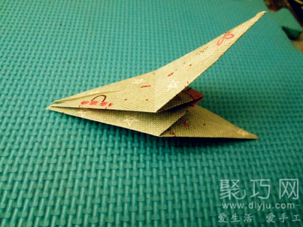 How to fold a paper crane How to fold a paper crane