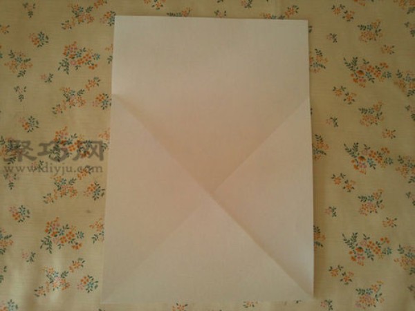 How to fold heart-shaped envelopes How to fold heart-shaped envelopes with paper