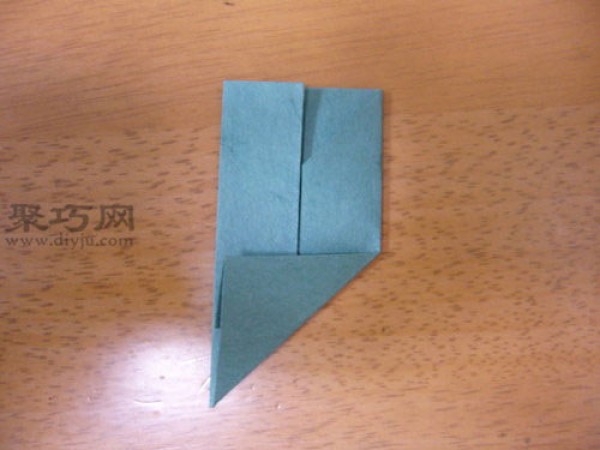 Super cute three-dimensional triangle origami illustration. Teach you how to fold the lucky star triangle.