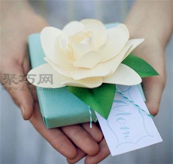 Tutorial on making handmade gardenia flowers from cardboard How to make handmade gardenia flowers