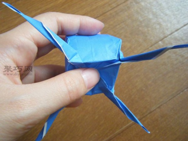 Teach you how to make vivid handmade origami jellyfish