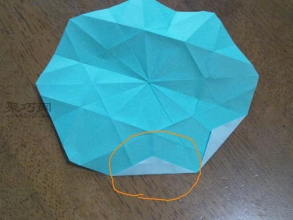 Teach you how to make origami medals that look like flowers