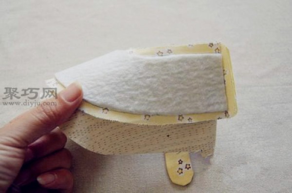 Fabric handmade baby shoes tutorial teaches you how to make baby toddler shoes