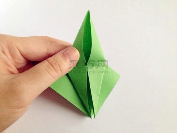 Illustration of folding calyx. Teach you how to make origami calyx by hand.