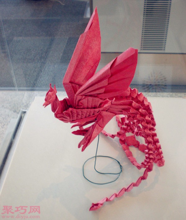 Appreciate realistic 3D origami goldfish, swan, crane, bird