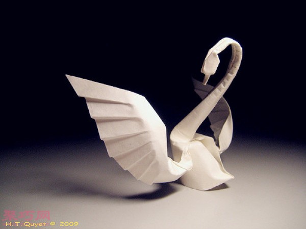 Appreciate realistic 3D origami goldfish, swan, crane, bird