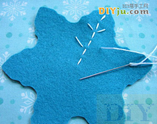 Fabric DIY Christmas tree ornaments tutorial