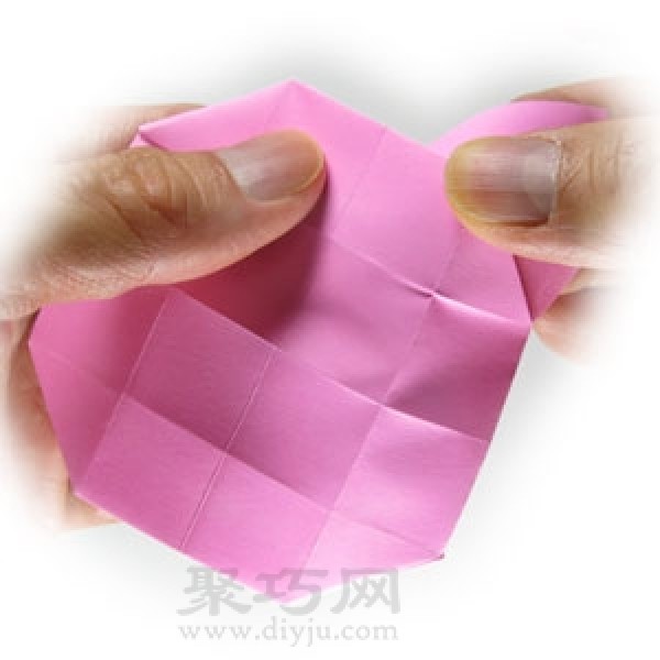 Illustration of steps for making origami pig head