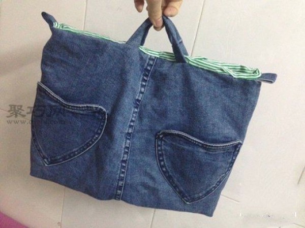 Tutorial on turning old jeans into treasure and transforming them into simple shoulder handbags