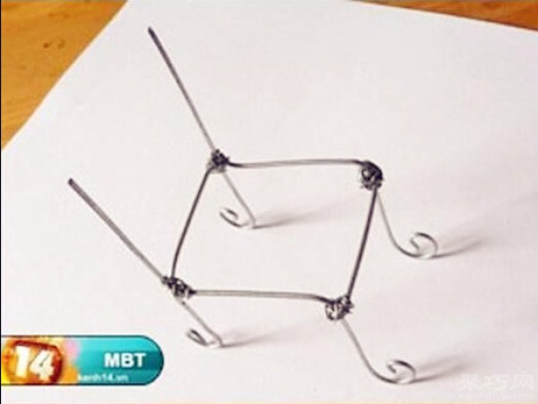 Illustration of how to make a simple coffee table and chair combination by hand using ice cream sticks and wire