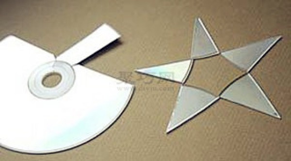 Handmade star tutorial teaches you how to DIY five-pointed star jewelry from scrap CDs