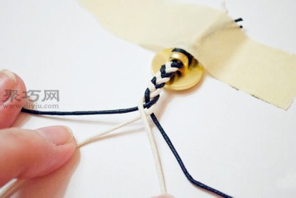 Illustration of how to weave a bracelet by hand. Teach you how to weave a bracelet.