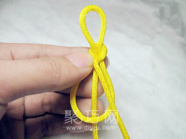 Illustrated tutorial on how to braid the Pipa knot, a complete collection of Chinese knot braiding methods