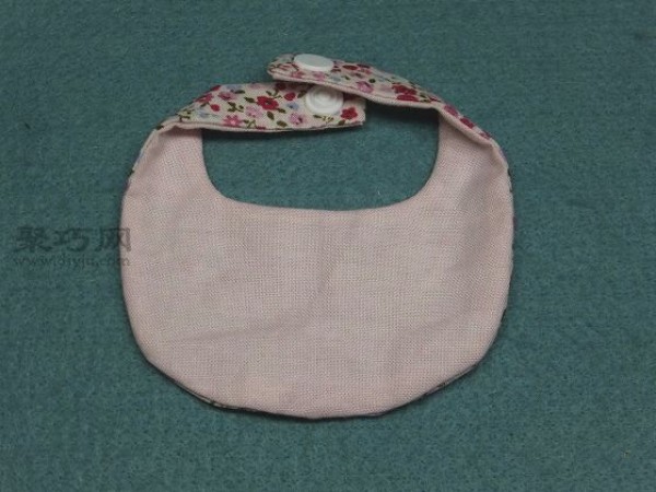 Baby bib making tutorial teaches you how to make simple handicrafts for your baby