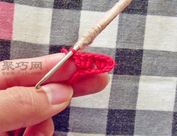 Illustrated tutorial on crochet hand-knitting roses. Teach you how to knit roses with wool.