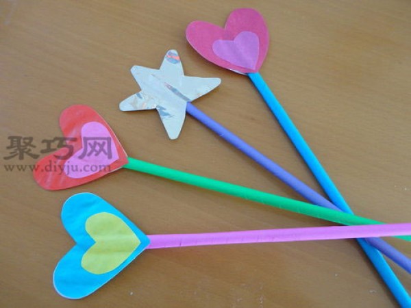 Origami heart-shaped magic wand tutorial. Teach you how to fold the Balala Little Magic Wand.