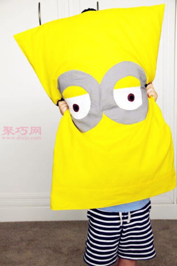 Minion Pillowcase DIY Tutorial DIY Dual-Purpose Pillowcase and Pillow Tutorial