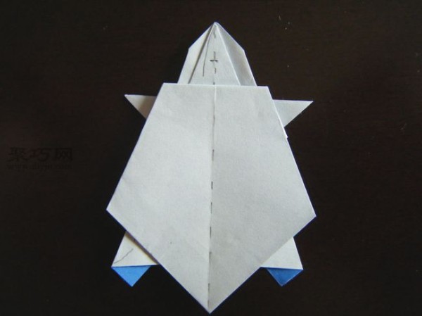 Childrens small animal origami tutorial teaches you how to fold a 3D turtle