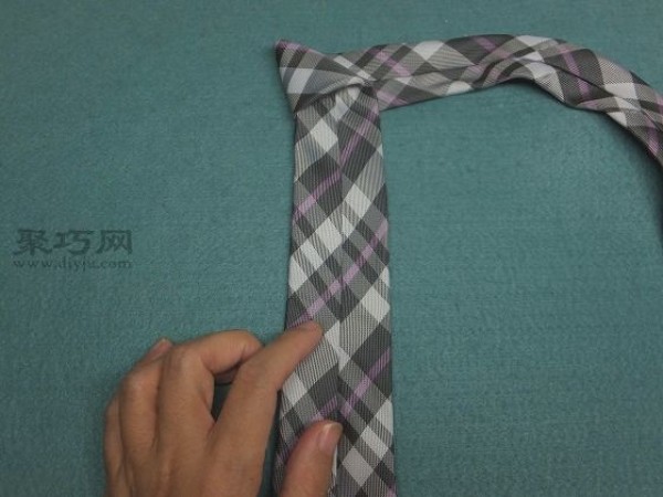 How to make an easy-to-wear suit and tie by hand