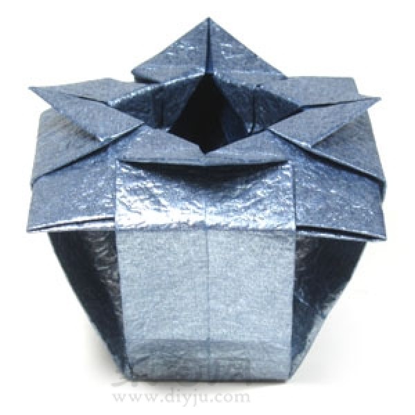 Origami vase steps