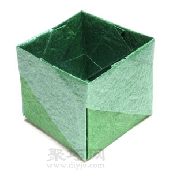 Simple origami square box folding method