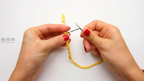 How to knit polka dot bracelets. Teach you the steps of knitting bracelets.