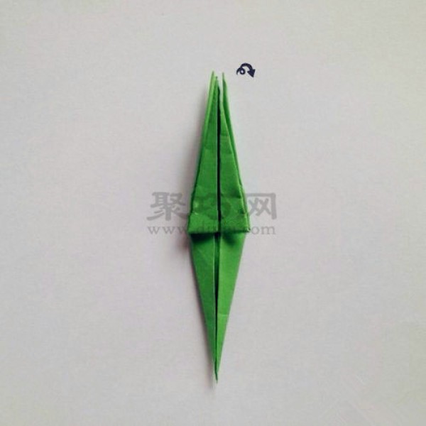 Illustration of folding calyx. Teach you how to make origami calyx by hand.