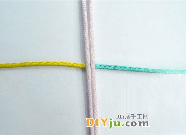 Illustrated tutorial on the flat knot method of Chinese knots