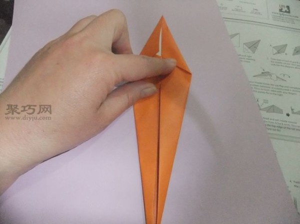 Tutorial on how to make a simple origami shrimp using a piece of paper