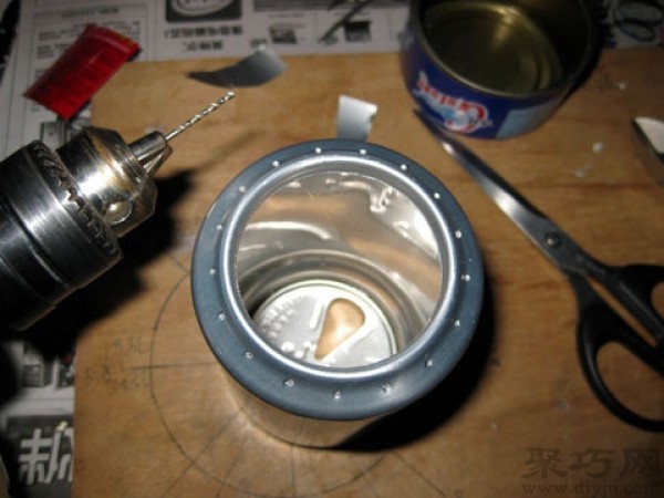 How to make your own alcohol stove? Teach you how to make a simple solid alcohol stove using cans