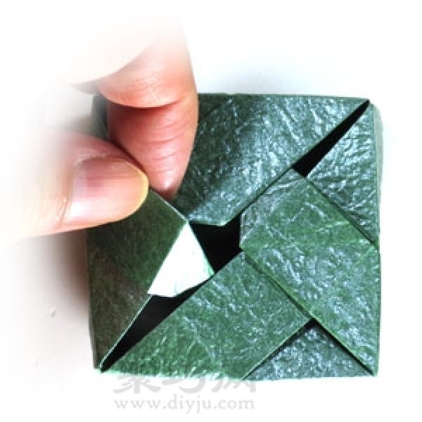 How to fold a square origami box with lid