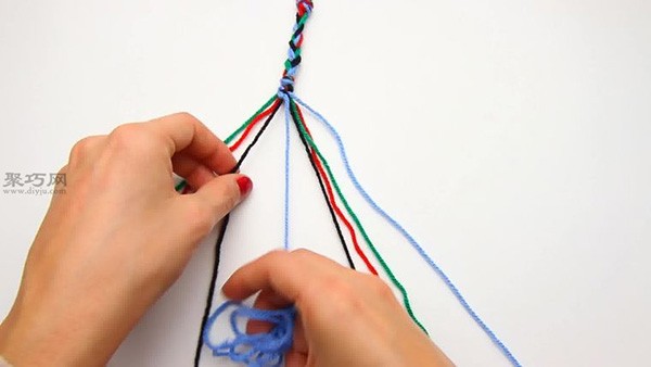 How to knit V-shaped bracelets. Teach you how to knit V-shaped bracelets.