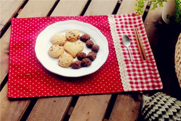 How to make placemats? DIY Fabric Placemat Tutorial from Old Clothes