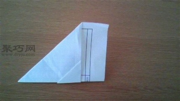 The simplest illustrated tutorial on how to fold a paper airplane