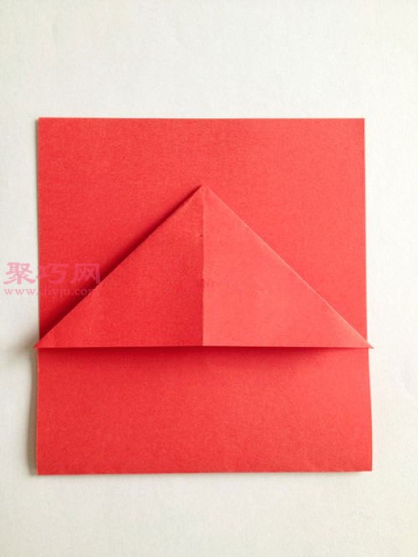 Illustration of folding heart-shaped red envelopes. Teach you how to make origami red envelopes by hand.