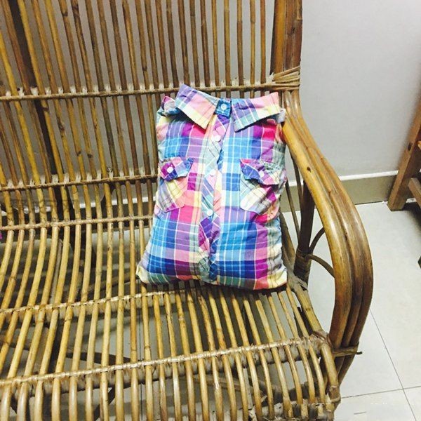 DIY pillow tutorial teaches you how to transform an old plaid shirt into a pillowcase