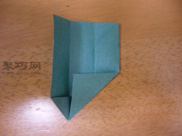 Super cute three-dimensional triangle origami illustration. Teach you how to fold the lucky star triangle.