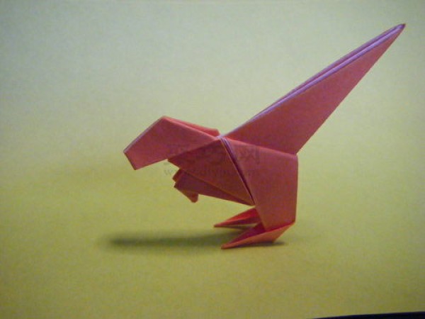 Illustrated tutorial on how to fold origami dinosaur Dimetrodon