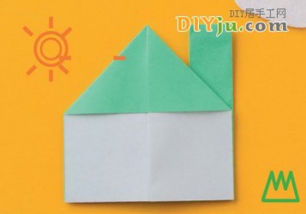 Learn how to make an origami house with this illustrated tutorial on Origami Little House