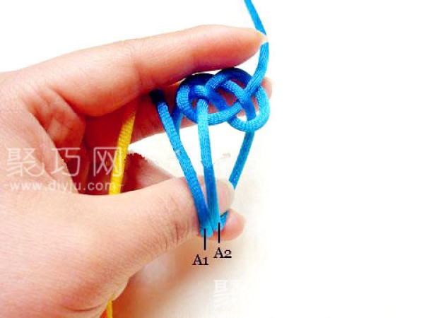 Illustrated tutorial on how to tie Chinese knot with long butterfly and double money