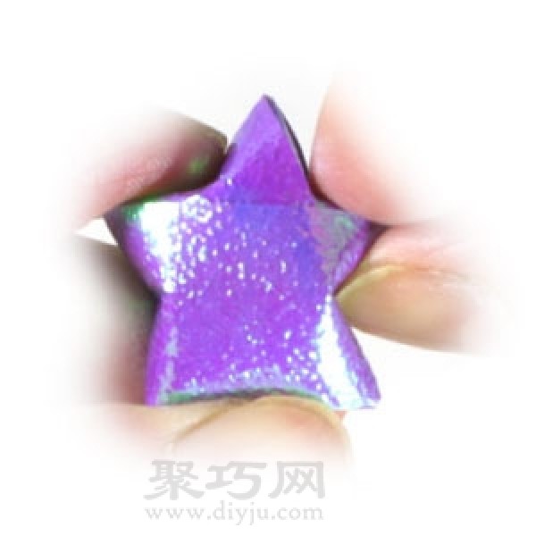 How to make origami lucky stars using colorful paper