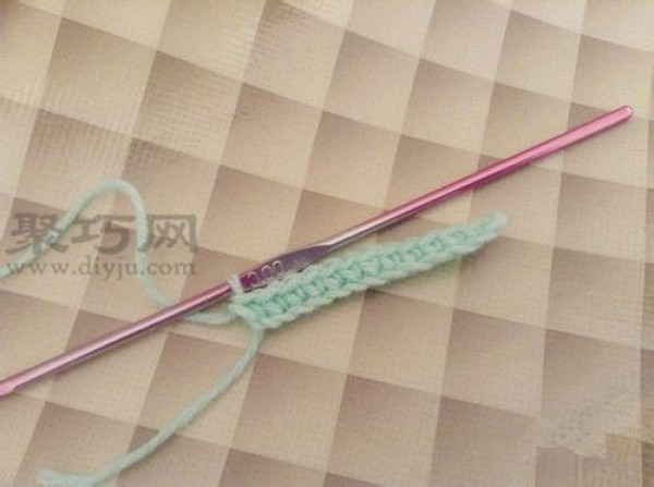 Introductory crochet stitches: Illustrated tutorial on crochet short stitches