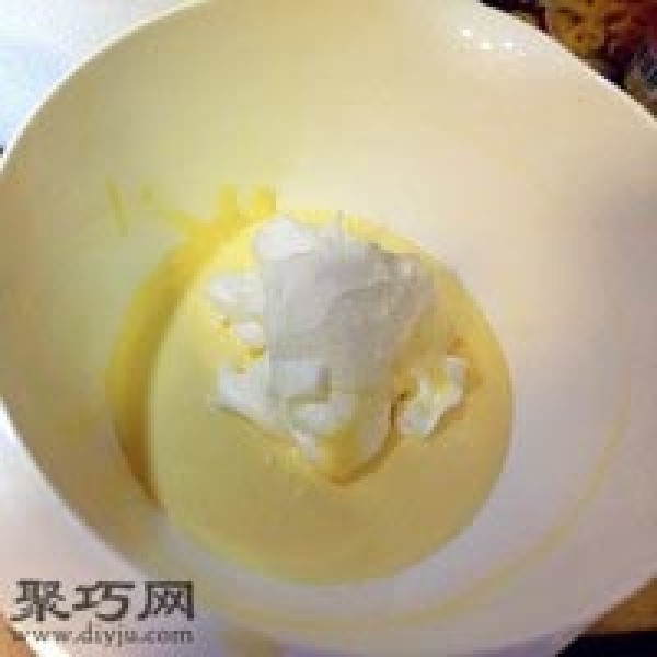 Illustration of how to make Uncle Cheshi Light Cheesecake. How to make cheesecake that won’t crack, become wet, or collapse.