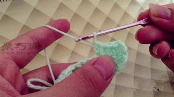 Basic crochet stitches for beginners: Illustrated crochet tutorial for medium and long needles