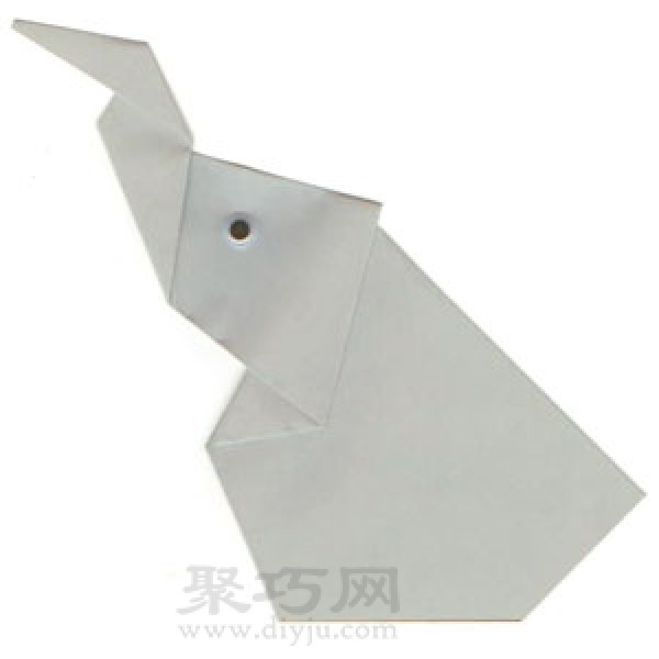 Simple step-by-step illustration of origami elephant. Easily learn to make origami three-dimensional elephant.