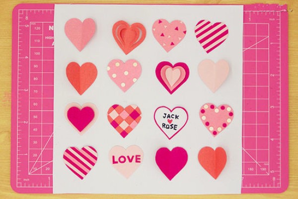 DIY handmade heart-shaped photo frame tutorial using colorful cardboard