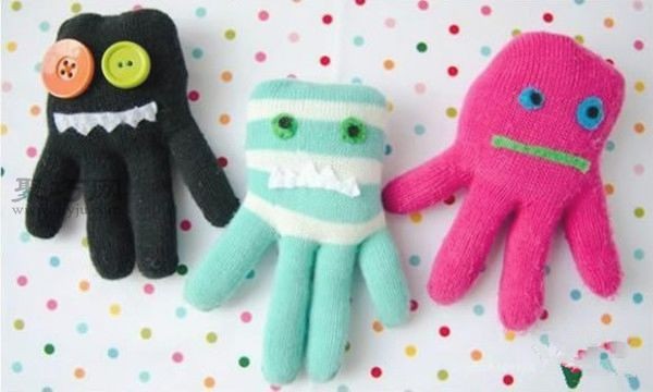 Tutorial on how to transform old children’s woolen gloves into cute little octopus fabric dolls