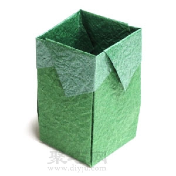 Illustration of origami desktop storage box, you can use it as a pencil storage box