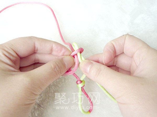 Illustration of braiding Chinese sorrel knot Chinese style bow knot